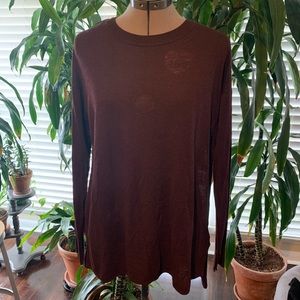 H&M lightweight wine split hem top